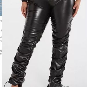 Plus sz pu ruched pant with center front zipper sz 1X = sz 14/16